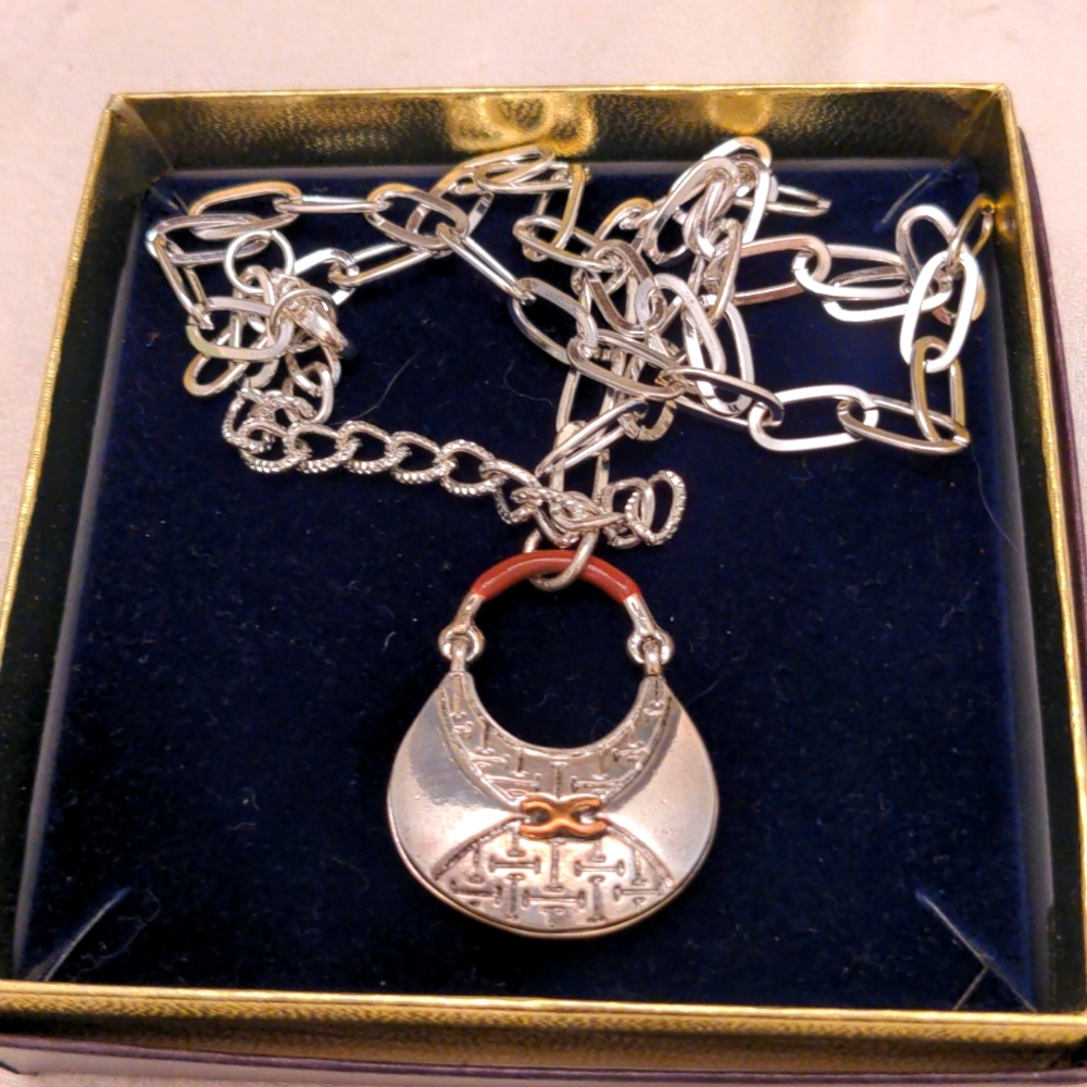 Silver plated "CC"  purse pendant Necklace . New Paper Clip Chain 18"+2"   Boxed